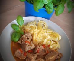 Paprika-Putengulsch mit Tagliatelle *Glutenfrei, *Histaminarm