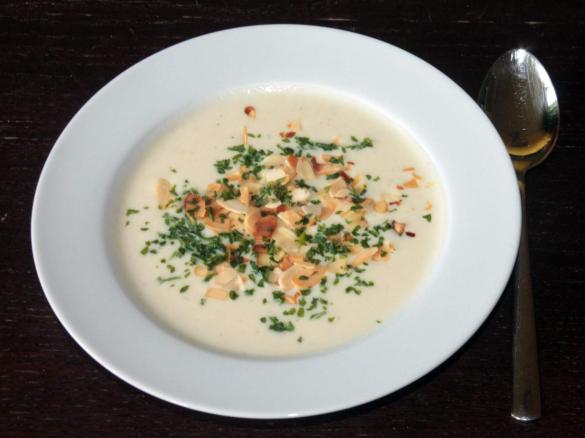 Blumenkohl-Buttermilch-Suppe