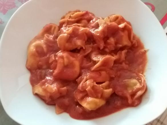 Tortellini in Tomatensauce All-in-One