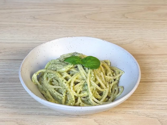 Spaghetti mit Zitronenpesto
