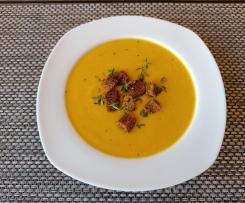 Karottensuppe cremig mit Schmelzkäse