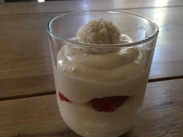 Erdbeer-Kokos-Dessert