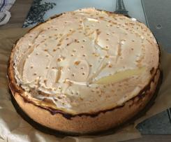 Variation  Käsekuchen mit Baiser Goldtröpfchen—Torte