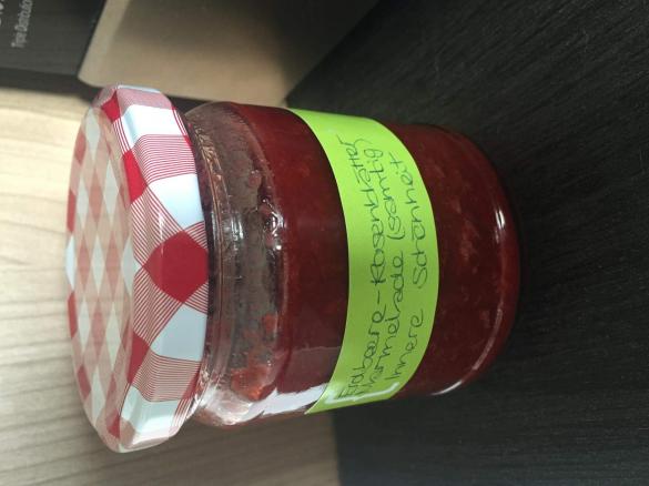 Erdbeer-Rosenblätter-Marmelade