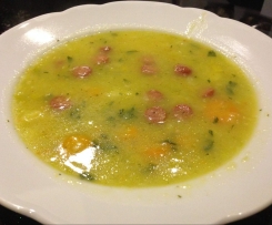 Oma's Kartoffelsuppe