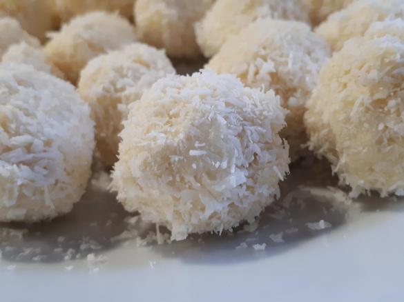 Eierlikör-Kokos-Trüffel