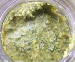 Basilikum-Schnittlauch-Petersilie Pesto