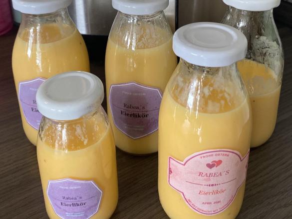 Eierlikör mit Likör 43