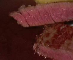 Rotweinsauce mit Schokolade und Chili