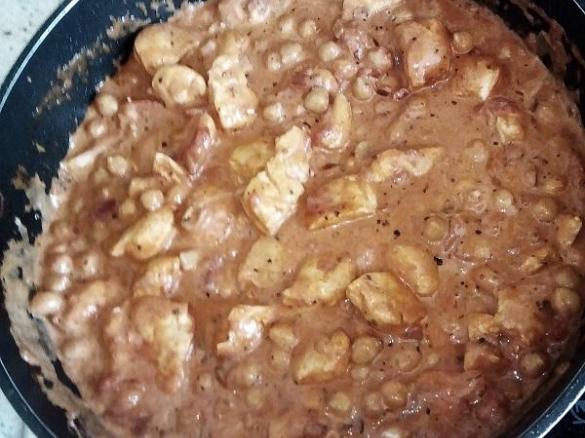 Hähnchen-Kichererbsen-Pfanne