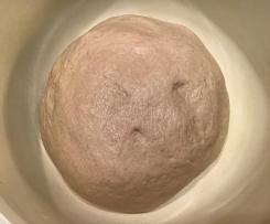 Pizzateig mit Dinkel und Roggen