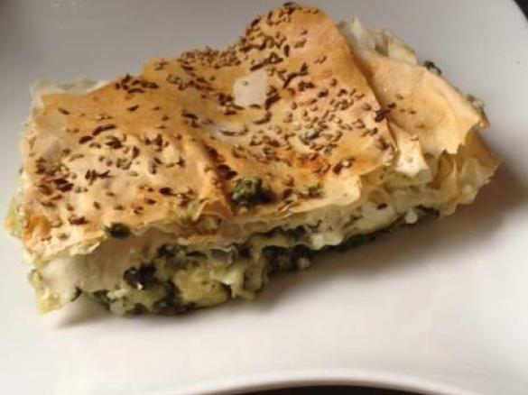 Börek mit Spinat-Feta-Füllung und Yufka-Fertigteig