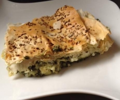 Börek mit Spinat-Feta-Füllung und Yufka-Fertigteig