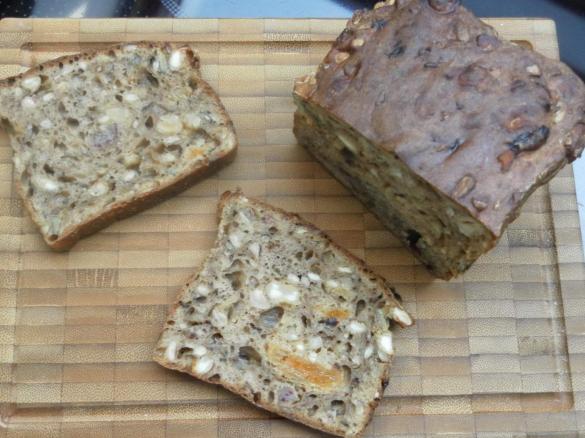 Vollkorn-Müsli-Brot