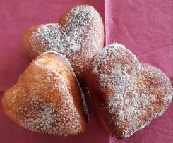 Berliner oder Krapfen in Herzform