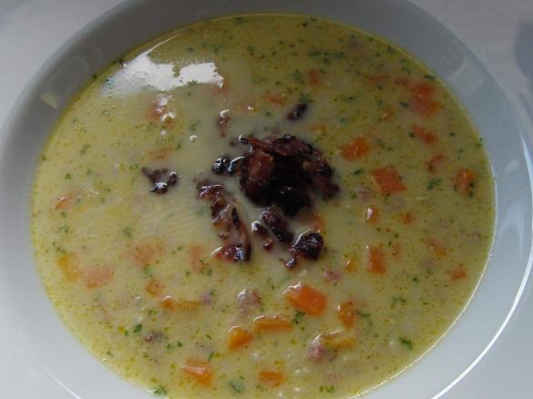 Gerstensuppe mit Bacon
