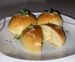 Knoblauch-Brötchen mit Käse