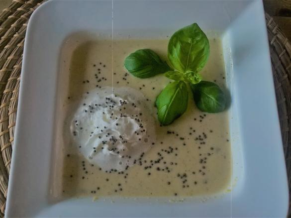 Samtige Senfsuppe