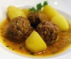 Fleischbällchen (Mini-Frikadellen) spanische Art mit Sherry-Petersilien-Sauce