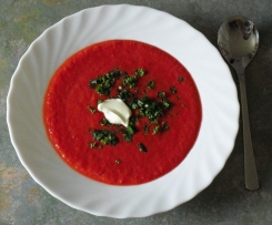 Rote-Bete-Suppe mit Lauch