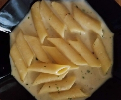 Penne in Creme-Fraiche-Kräuter-Sauce