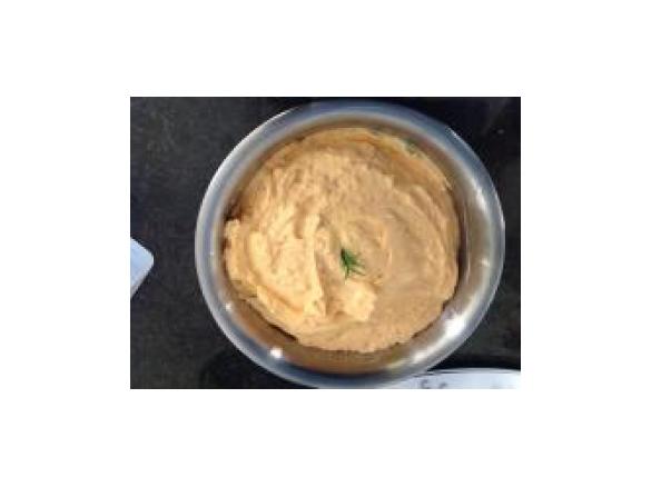 Griechische Feta Creme mit Paprika und Rosmarin