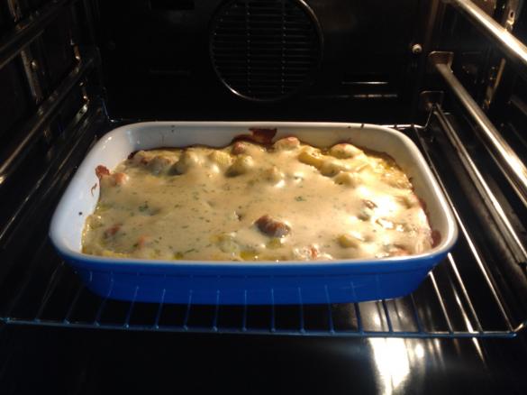 Kartoffel Möhren Würstchen Auflauf