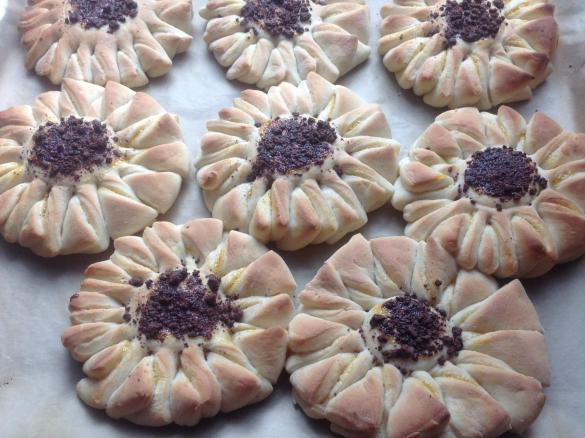 Sonnenblumen aus Hefeteig