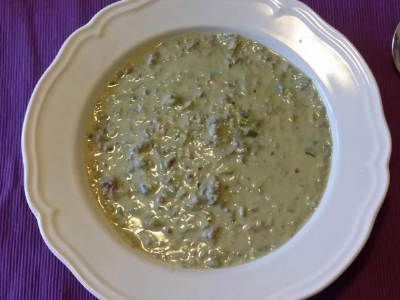 Hackfleisch-Käse-Lauch-Suppe