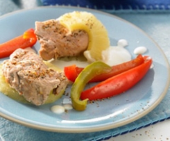 Schweinefilet mit Ananas und Gemüse