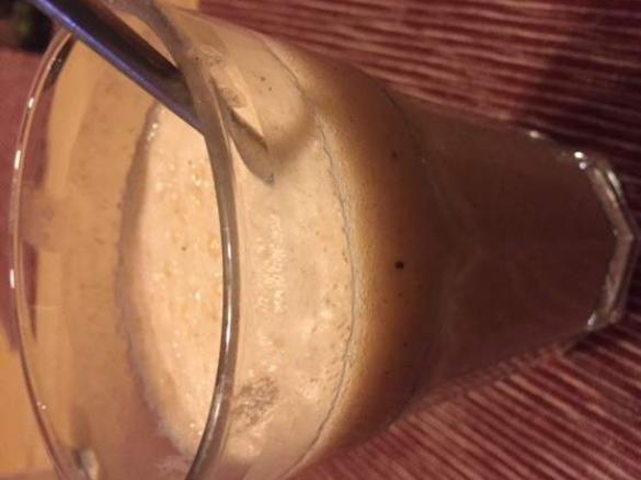 Erdbeer-Kiwi-Smoothie mit frischem Pfeffer