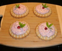 Erdbeertörtchen / Erdbeerdessert auf die Schnelle