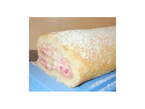 sommerliche Himbeer-Sahne-Rolle