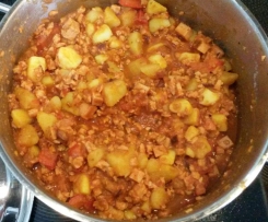 Leberkäse-Paprika-Ragout mit Kartoffeln und Kapern