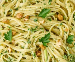 Pasta mit Spargel und Walnüssen