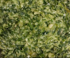 Pesto mit Karottengrün