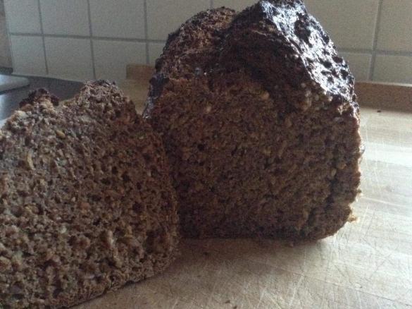 Vollkornschrotbrot 