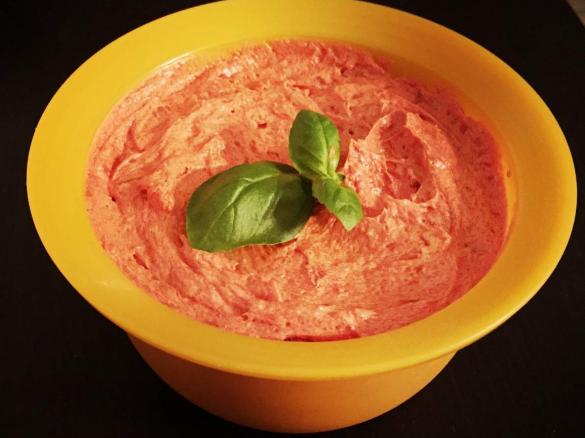 Schnelle, super leckere Tomatenbutter (nur 4 Zutaten)