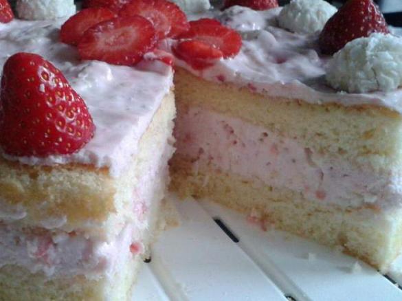 Erdbeer-Raffaello-Torte
