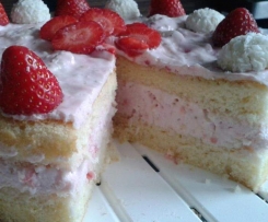 Erdbeer-Raffaello-Torte
