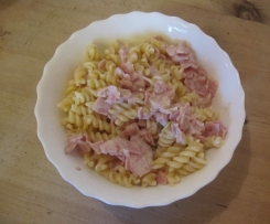 Nudeln in Schinken-Sahne-Soße