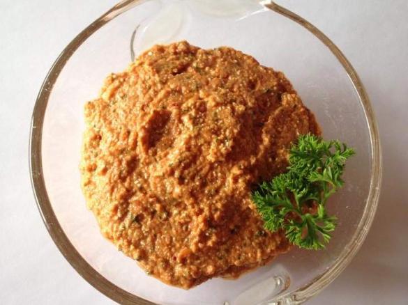 Roter Frischkäse-Brotaufstrich