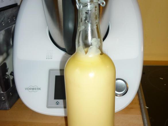 Laktosefreier Eierlikör mit ganzen Eiern