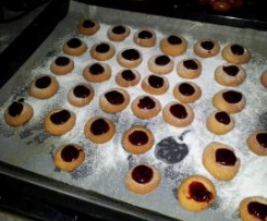 Haselnuss-Beeren-Küsse / Mandel-Beeren-Küsse