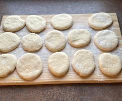 Hefeklöße zu herzhaften Speißen