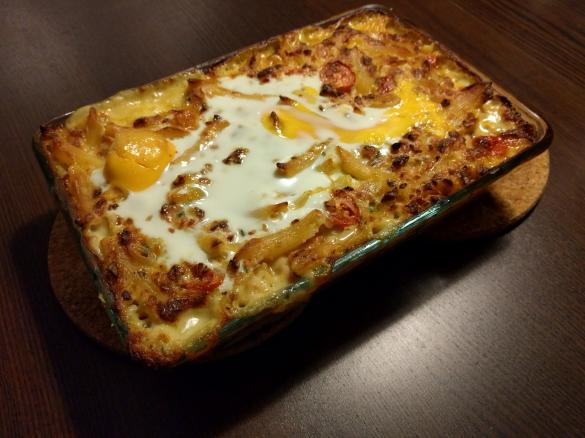 Nudelauflauf mit Leberkäse und Spiegelei