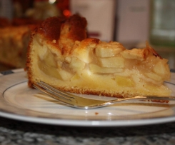 Apfelkuchen mit Apfelsaft-Pudding