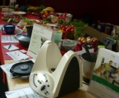 Hähnchenbrustfilets mit Gemüse und Kartoffeln und Gemüsesuppe (alles in einem Topf zur gleichen Zeit)