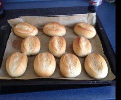 Brötchen wie früher beim Bäcker mit Vorteig
