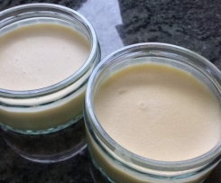 weiße Mousse au Chocolat mit Alkohol